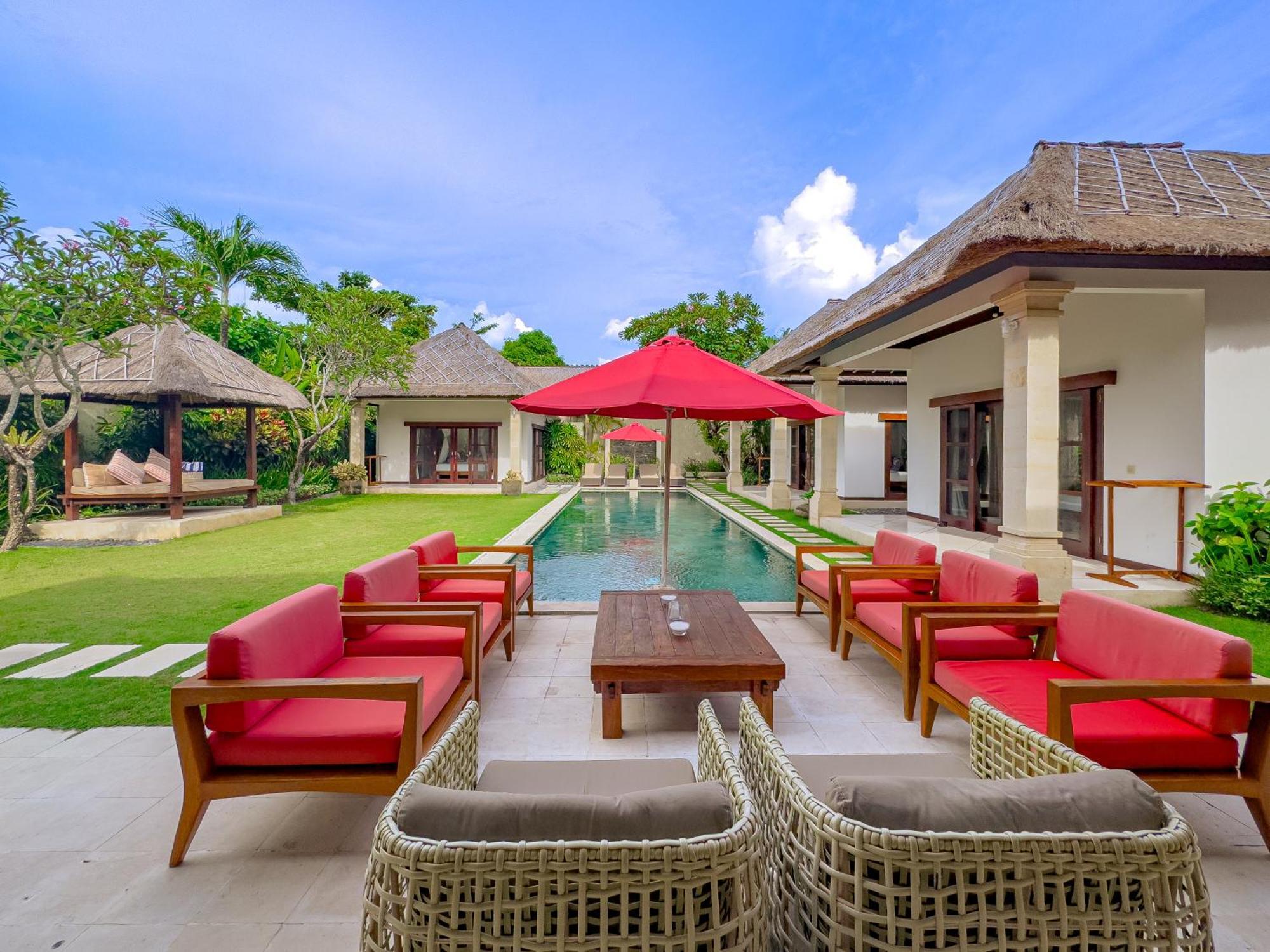 Villa Bugis Drupadi Seminyak Номер фото