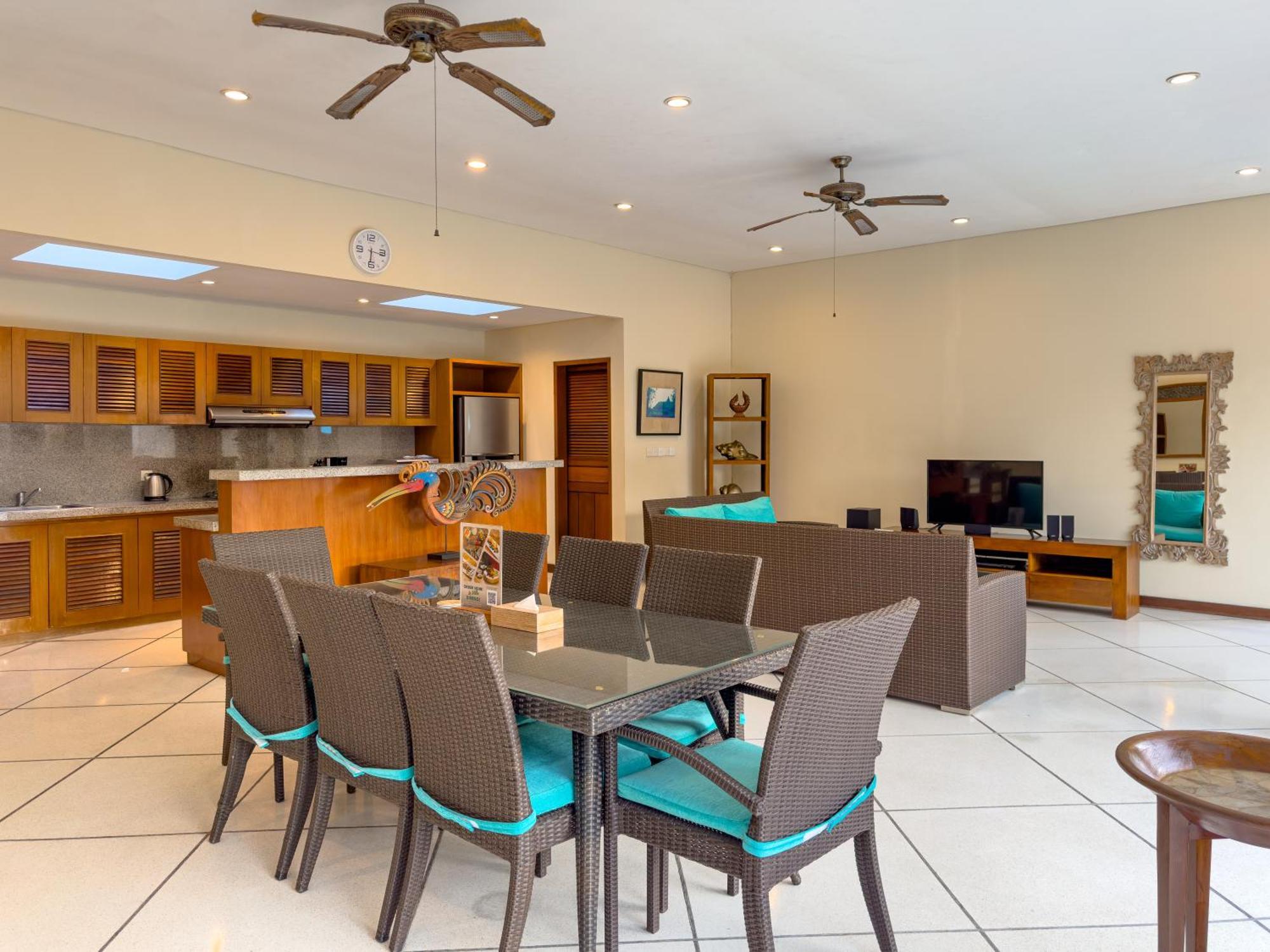 Villa Bugis Drupadi Seminyak Номер фото